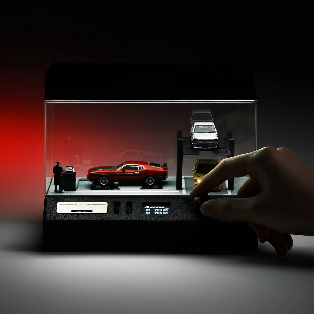1/64 Scale Miniature Dynamic Garage Diorama Display Stand with LED Vehicle Test Bench