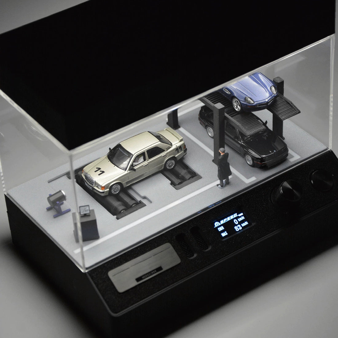 1/64 Scale Miniature Dynamic Garage Diorama Display Stand with LED Vehicle Test Bench
