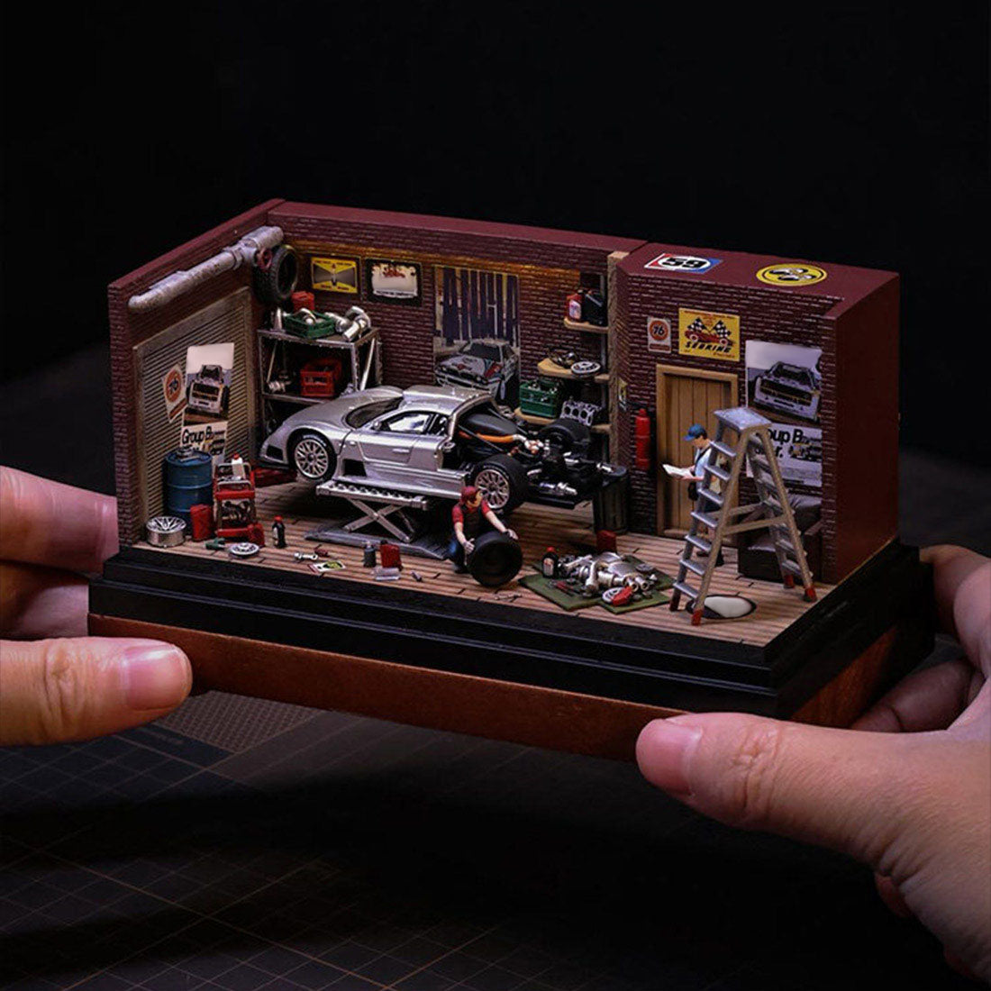 1/64 Scale Auto Repair Garage Diorama with LED Lighting