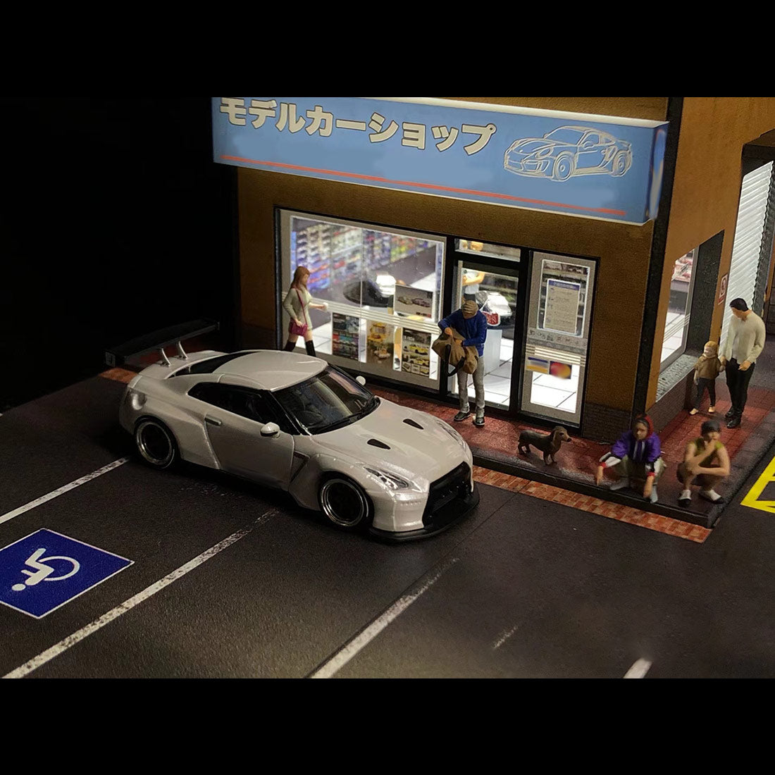 1/64 scale model shop diorama building scene model with parking area
