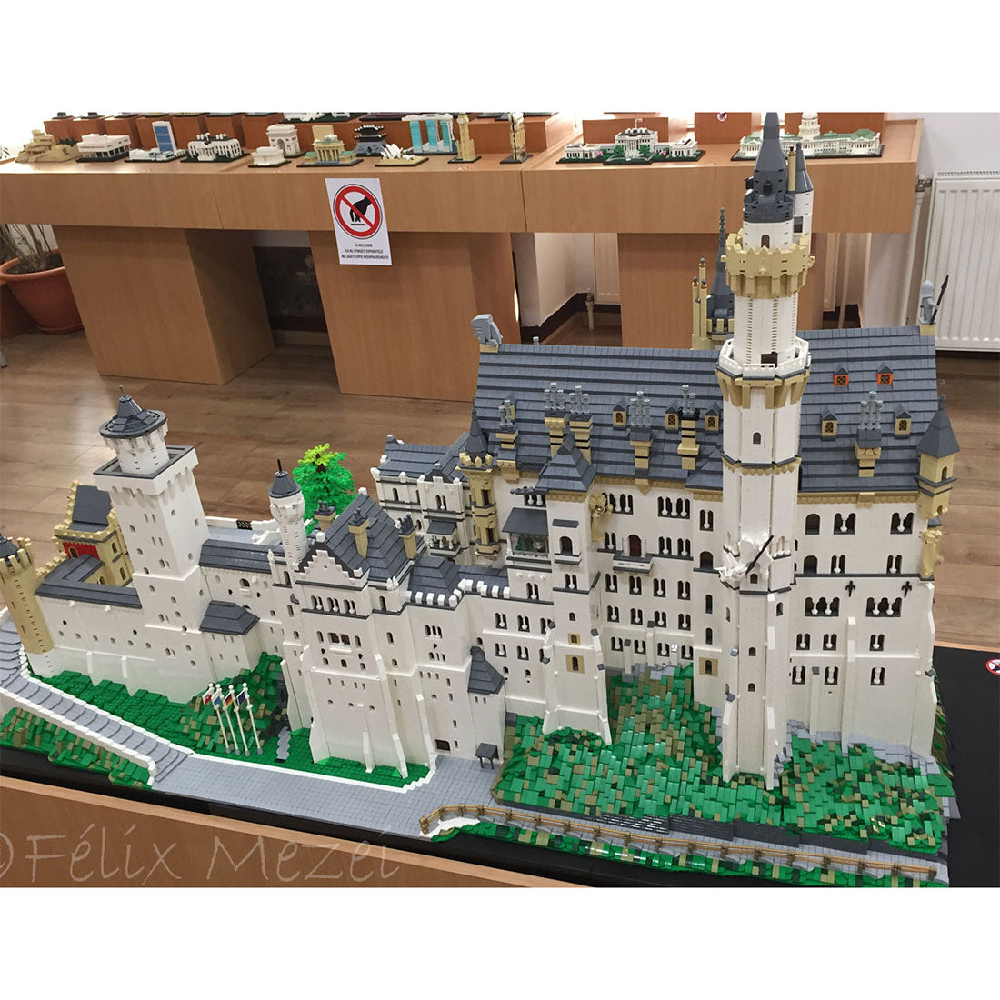 moc-123380 germany neuschwanstein castle model building blocks set (57602pcs)