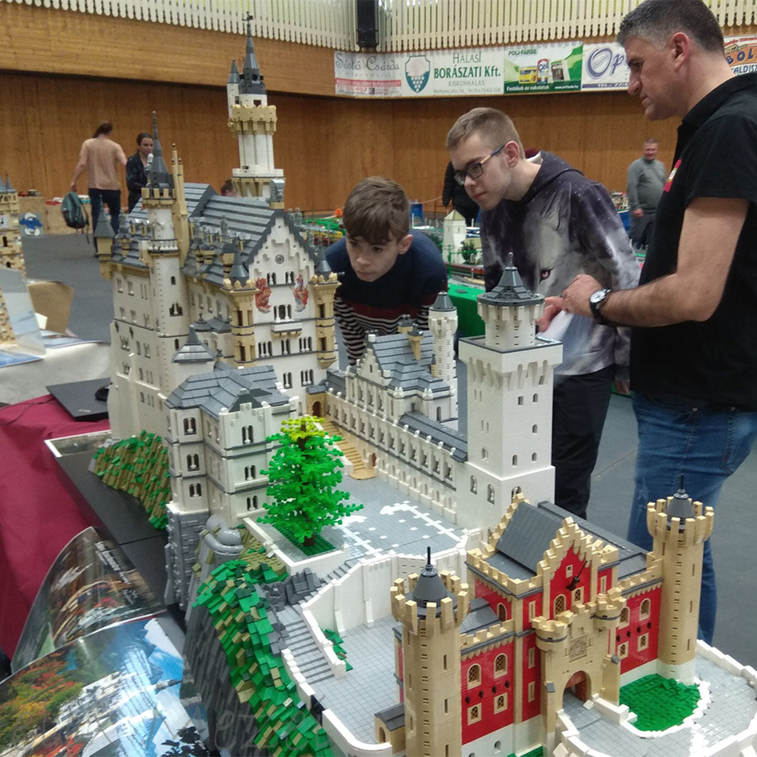 moc-123380 germany neuschwanstein castle model building blocks set (57602pcs)