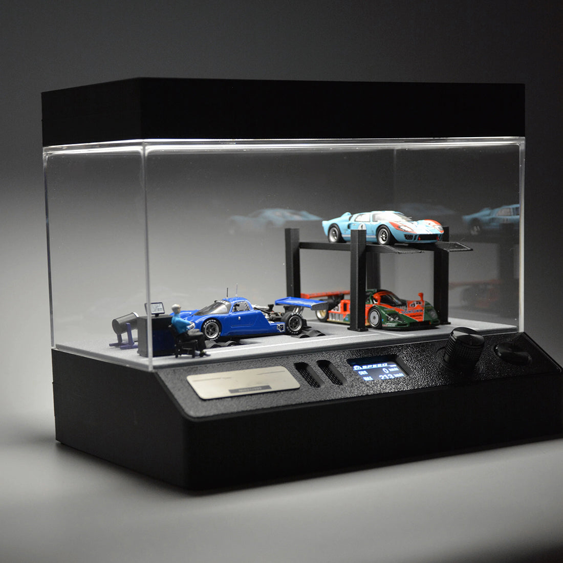 1/64 Scale Miniature Dynamic Garage Diorama Display Stand with LED Vehicle Test Bench