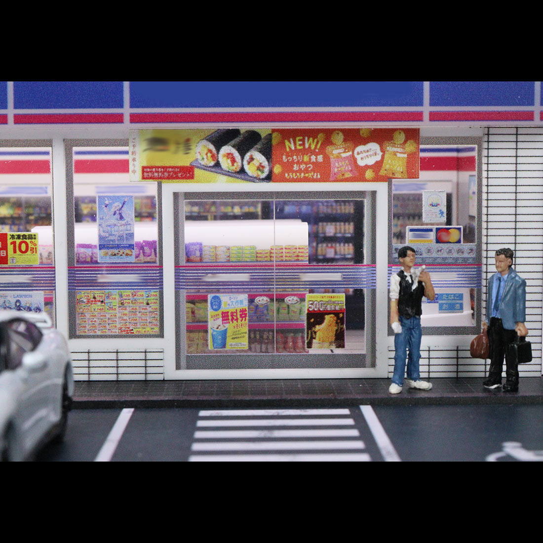 1/64 Scale Lawson Convenience Store Diorama Building Scene Model with Parking Area