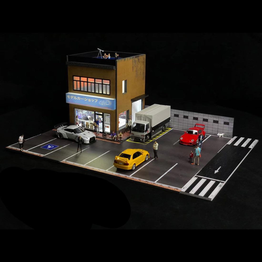 1/64 scale model shop diorama building scene model with parking area