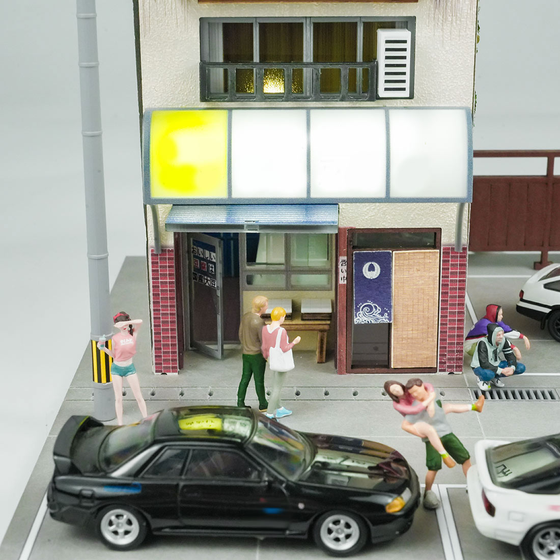 1/64 Scale Tofu Shop Diorama Building Scene Model with Parking Area